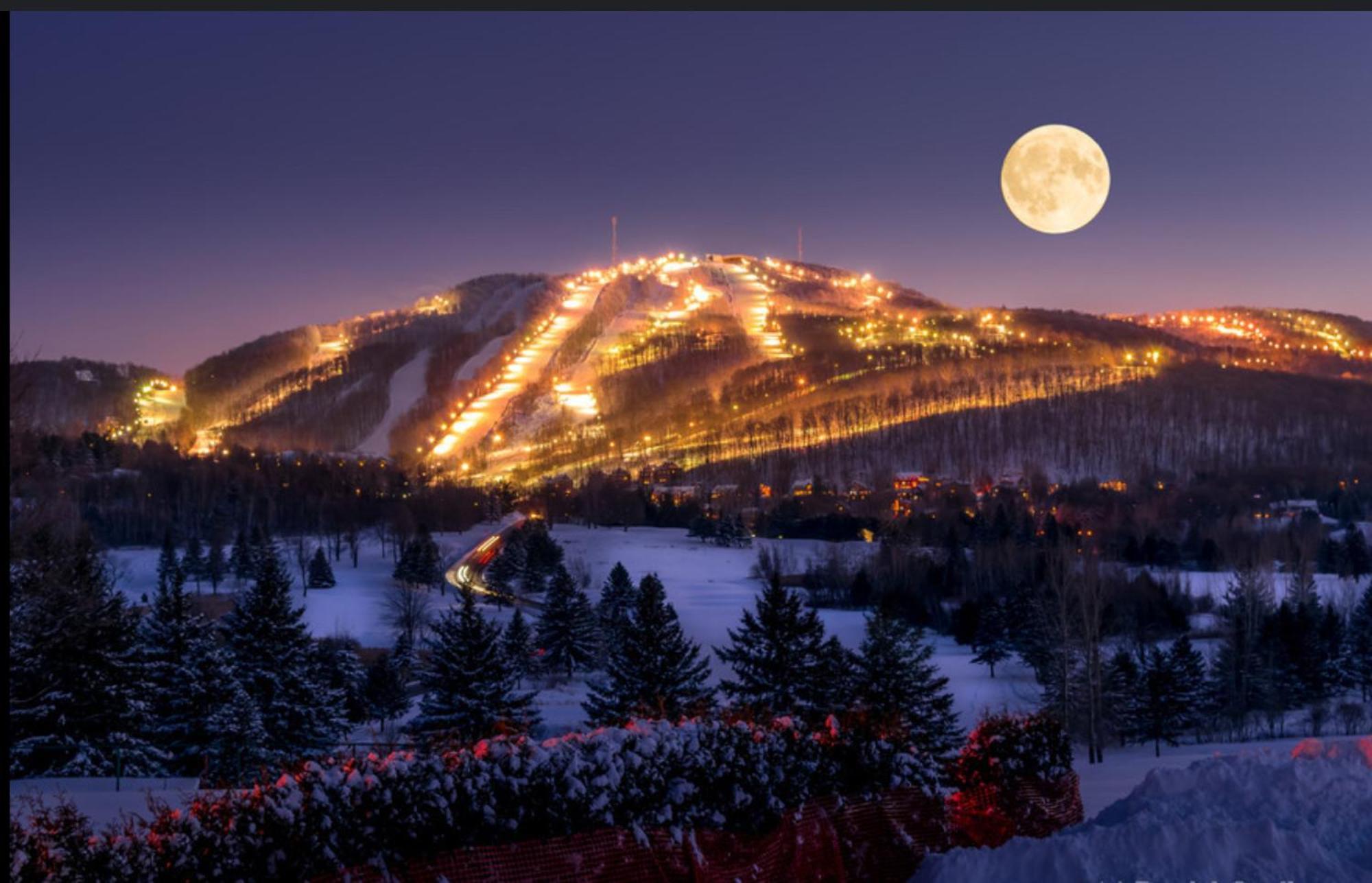 Capsule De Bonheur Guest House Bromont Exterior photo